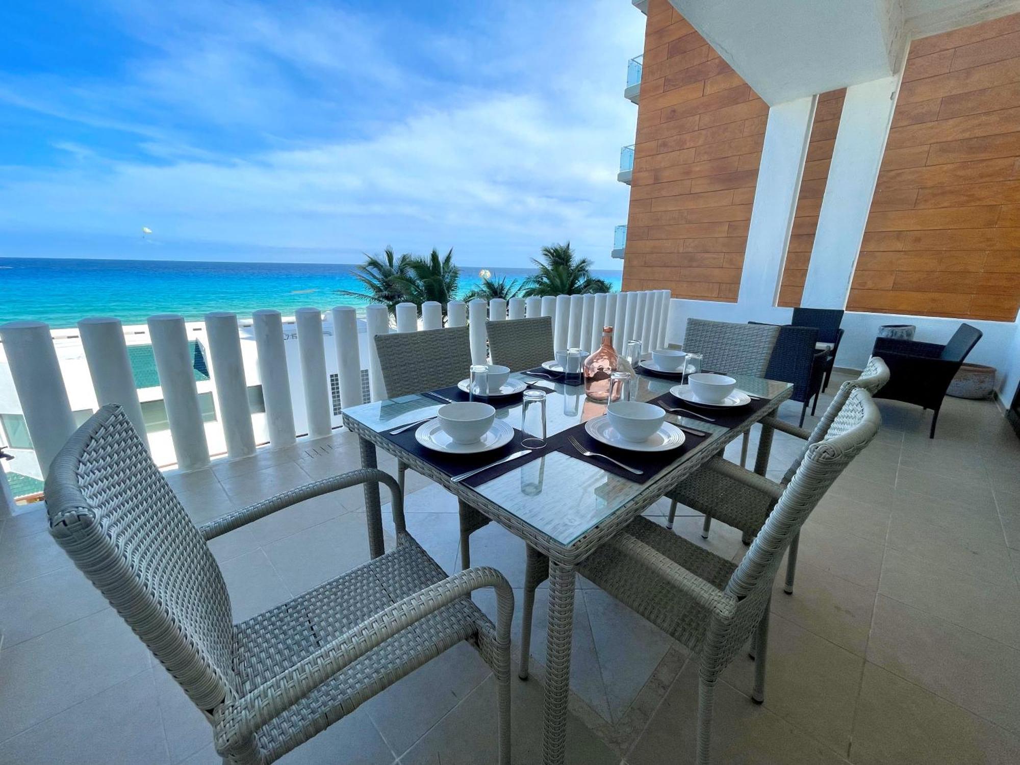 Casa de férias Beachfront With Pool & Stunning Views Cancún